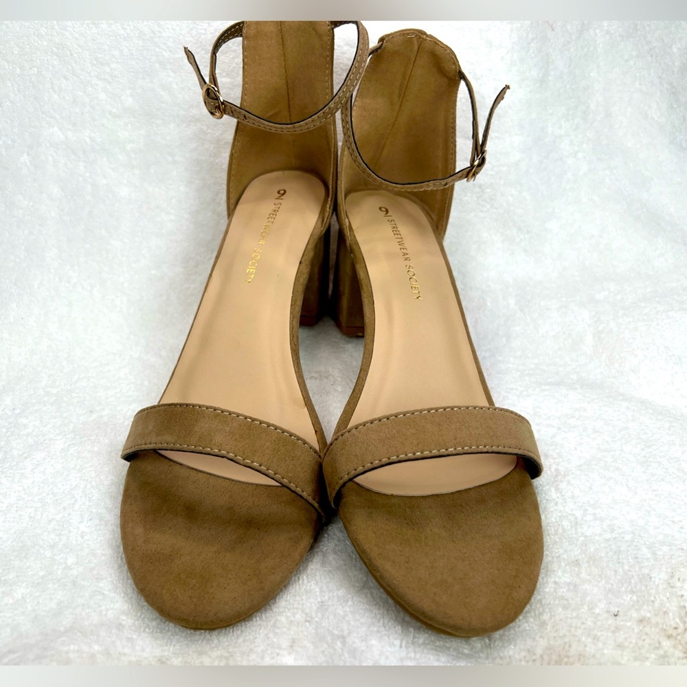 Streetwear Society, nude sandals